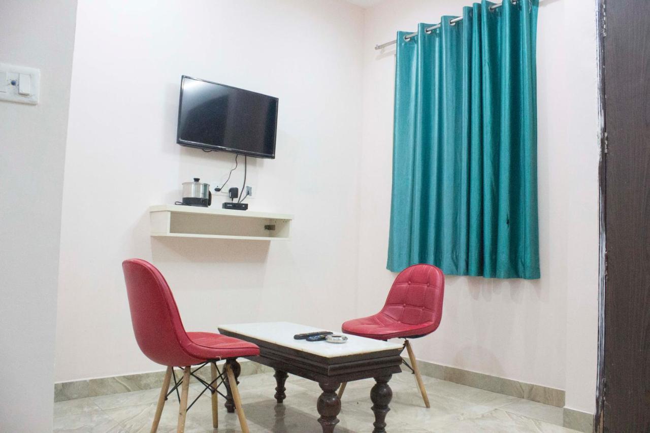 Jsb Hotel Faridabad Exteriör bild