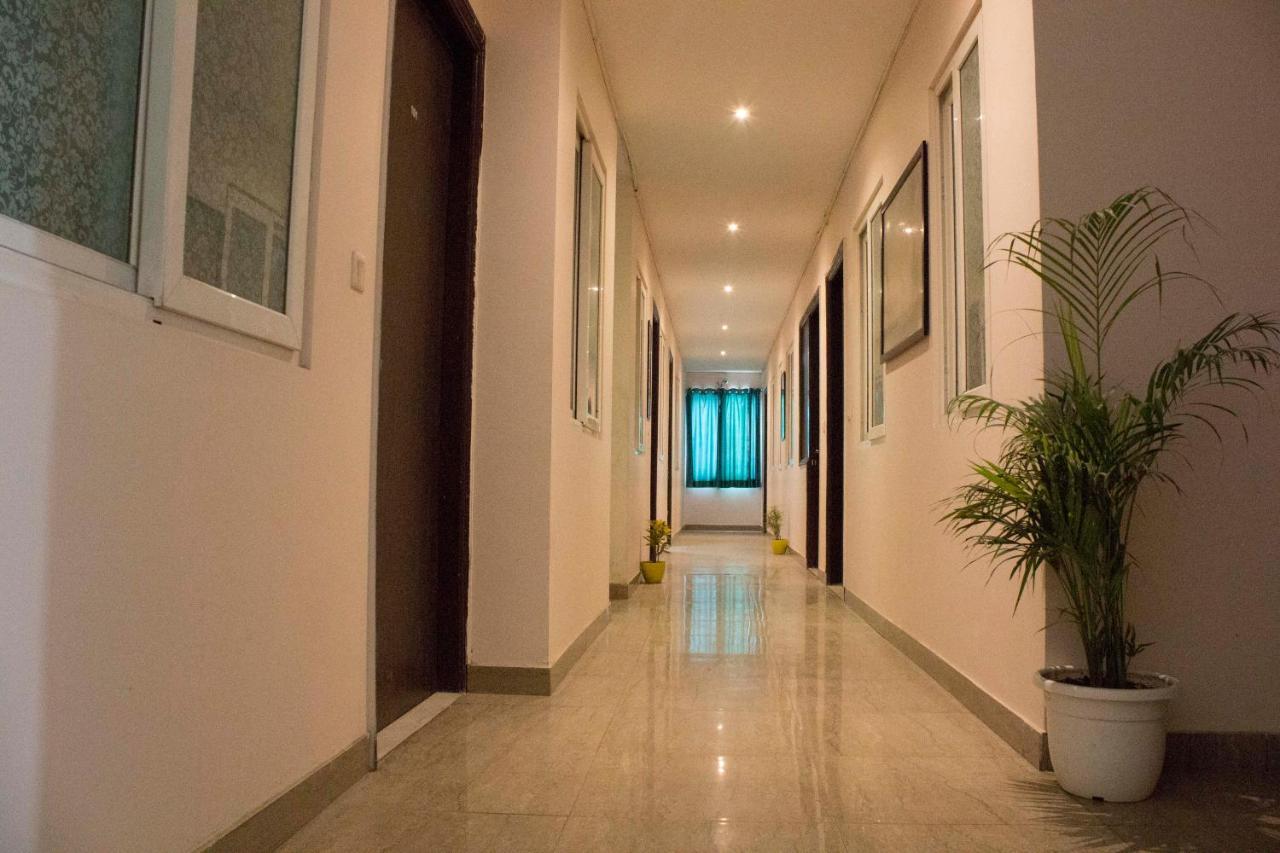 Jsb Hotel Faridabad Exteriör bild